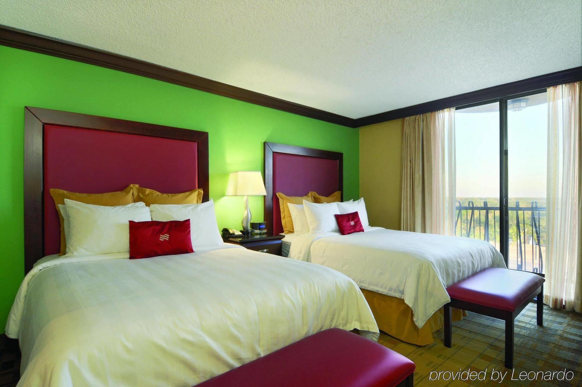 Crowne Plaza Suites Houston - Near Sugar Land Room photo